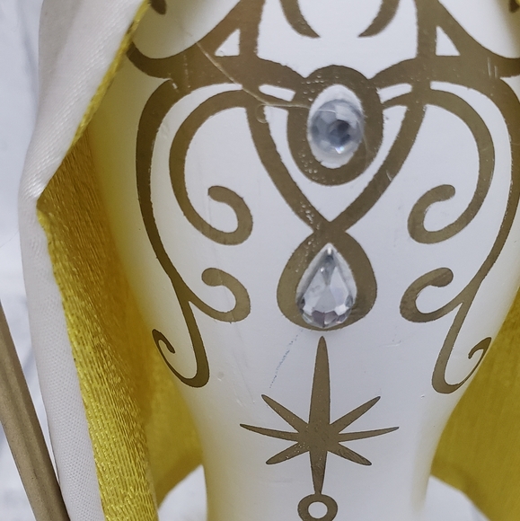 NUTCRACKR Queen in White and Gold,14" - Picture 9 of 12